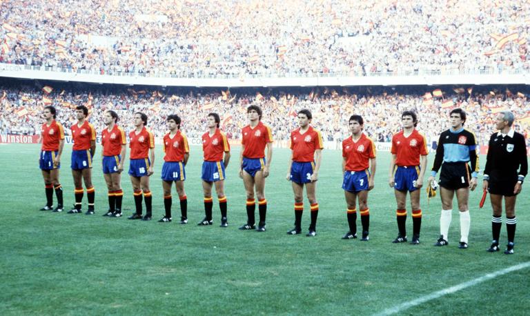 1982 World Cup Finals, Valencia, Spain, 25th June, 1982, Spain 0 v Northern Ireland 1, The Spanish team line up before the match  (Photo by Bob Thomas Sports Photography via Getty Images)
