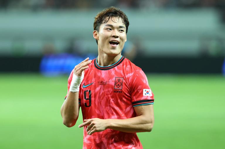 SEOUL, SOUTH KOREA - OCTOBER 14: Oh Hyeongyu of South Korea celebrates after scoring the team's second goal during the international friendly between South Korea and Paraguay at Seoul World Cup Stadium on October 14, 2025 in Seoul, South Korea. (Photo by Han Myung-Gu/Getty Images)